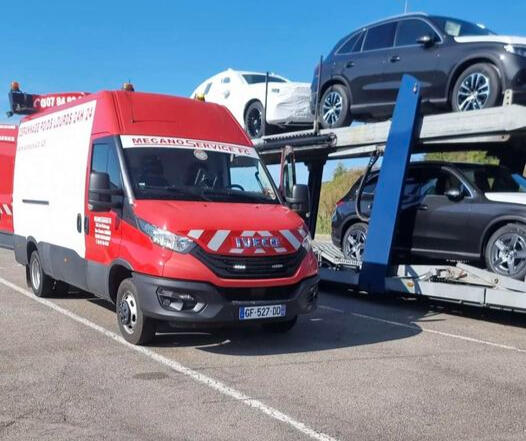 Notre mécanicien intervient et répare sur place la panne du camion